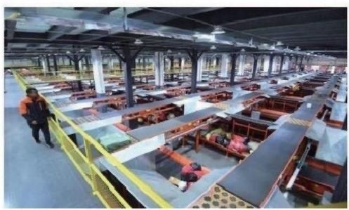 唯品会电商仓储，泽业科技3D分拣机项目